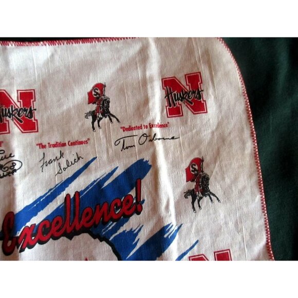 Vintage 1997 NEBRASKA HUSKERS FOOTBALL CHAMPS Kitchen Tea Towel Linen 16x16 - Picture 4 of 5
